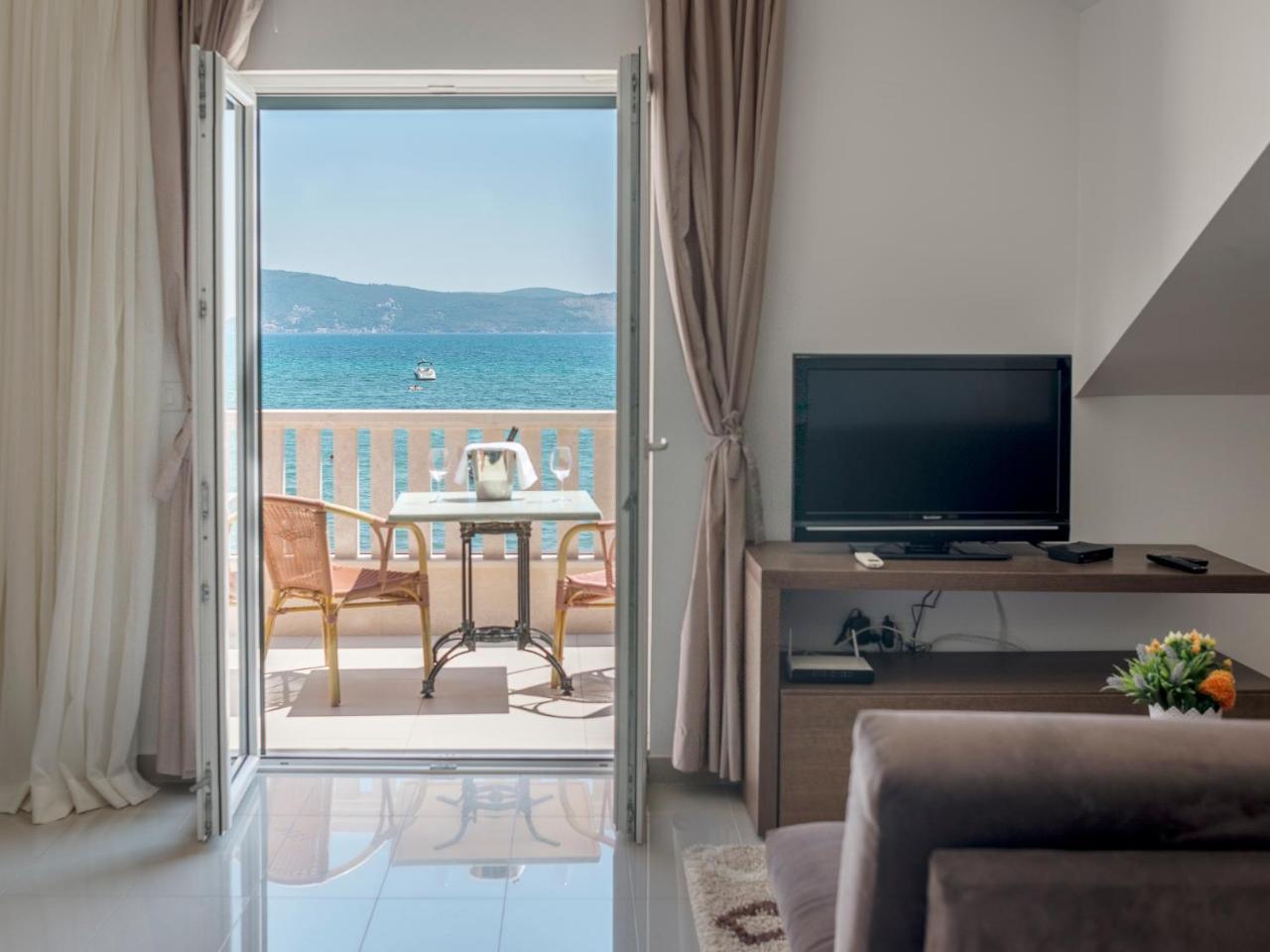 Grifone Coastline Apartment Herceg Novi Exterior foto